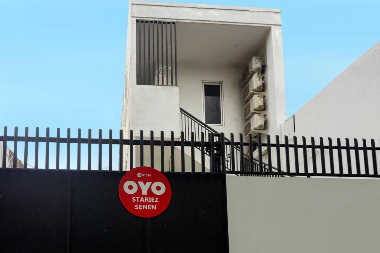 Super Oyo 91074 Stariez Senen Syariah Jacarta Exterior foto