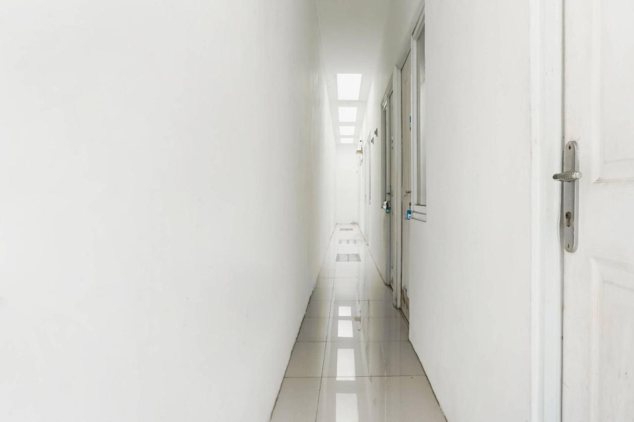 Super Oyo 91074 Stariez Senen Syariah Jacarta Exterior foto